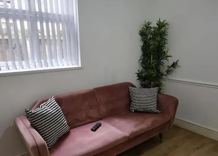 Tudors Esuites Budget Apartments