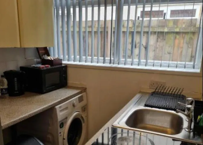 Tudors Esuites Budget Apartments